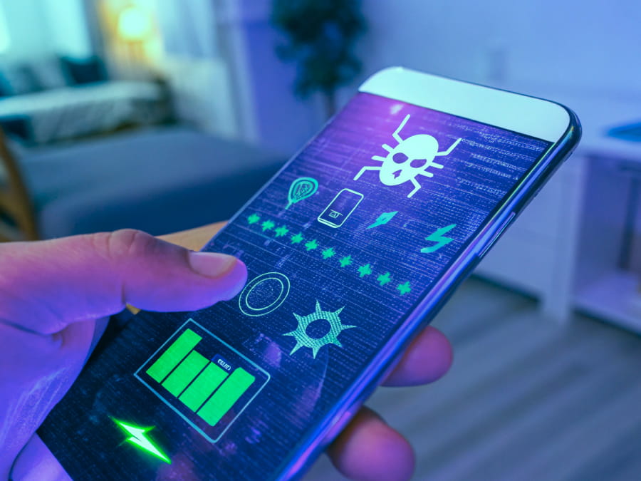 Как удалить вирус с телефона — предупреждение о вредоносном приложении на экране смартфона